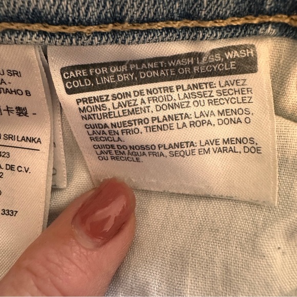 Levi's Women's Light Blue Denim High Waisted Jean Short Classic Fit Casual beach - Picture 9 of 11